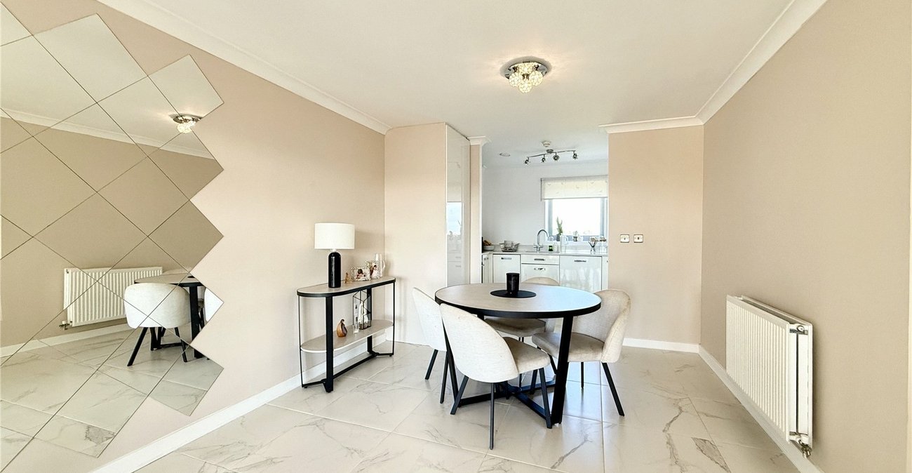 2 bedroom property for sale in Swanley | Robinson Jackson