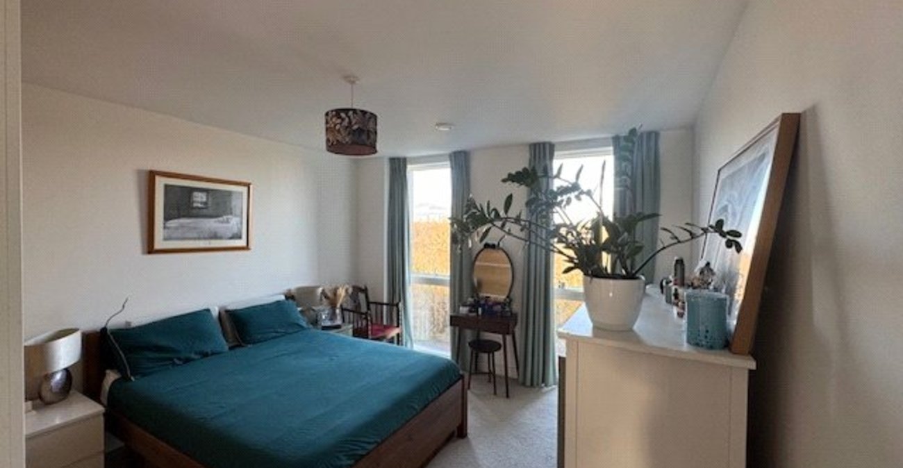 3 bedroom property for sale in Adenmore Road | Robinson Jackson