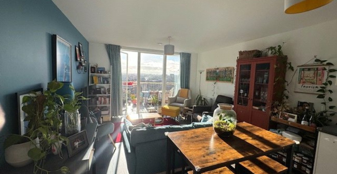 3 bedroom property for sale in Adenmore Road | Robinson Jackson