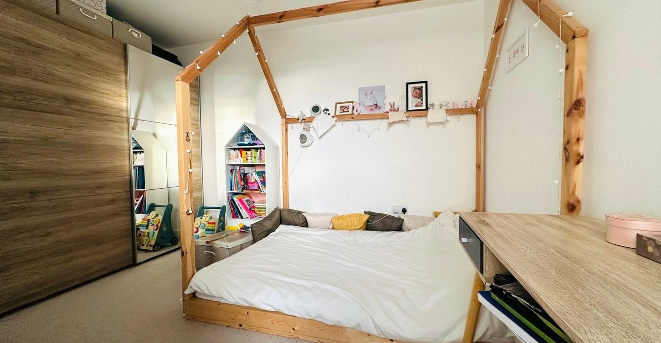 3 bedroom property for sale in Adenmore Road | Robinson Jackson