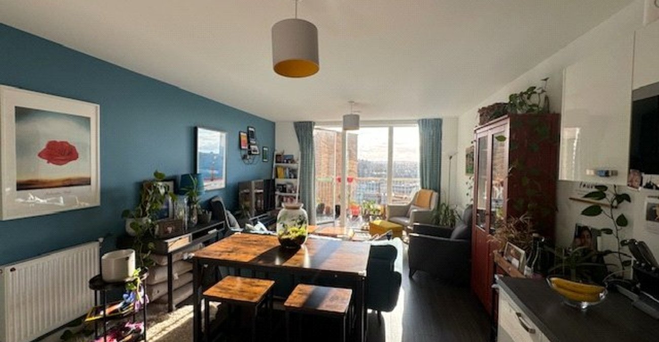 3 bedroom property for sale in Adenmore Road | Robinson Jackson