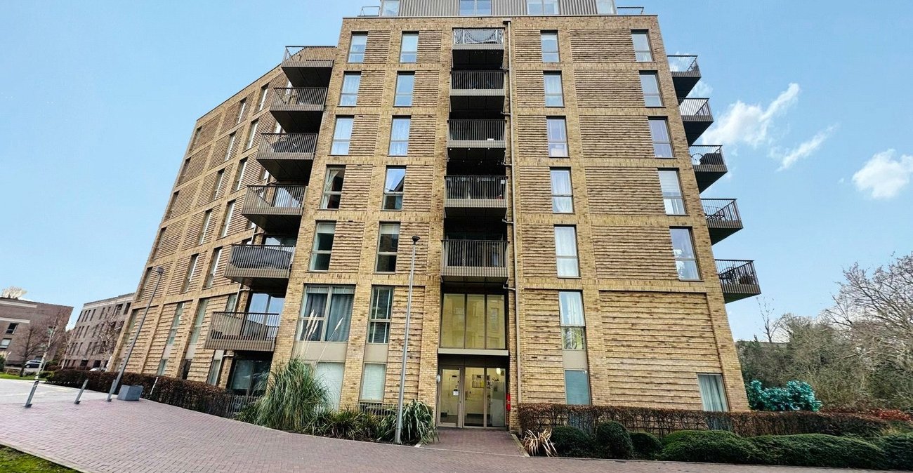 3 bedroom property for sale in Adenmore Road | Robinson Jackson