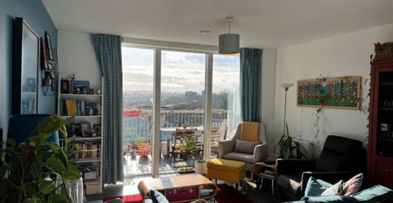 3 bedroom property for sale in Adenmore Road | Robinson Jackson