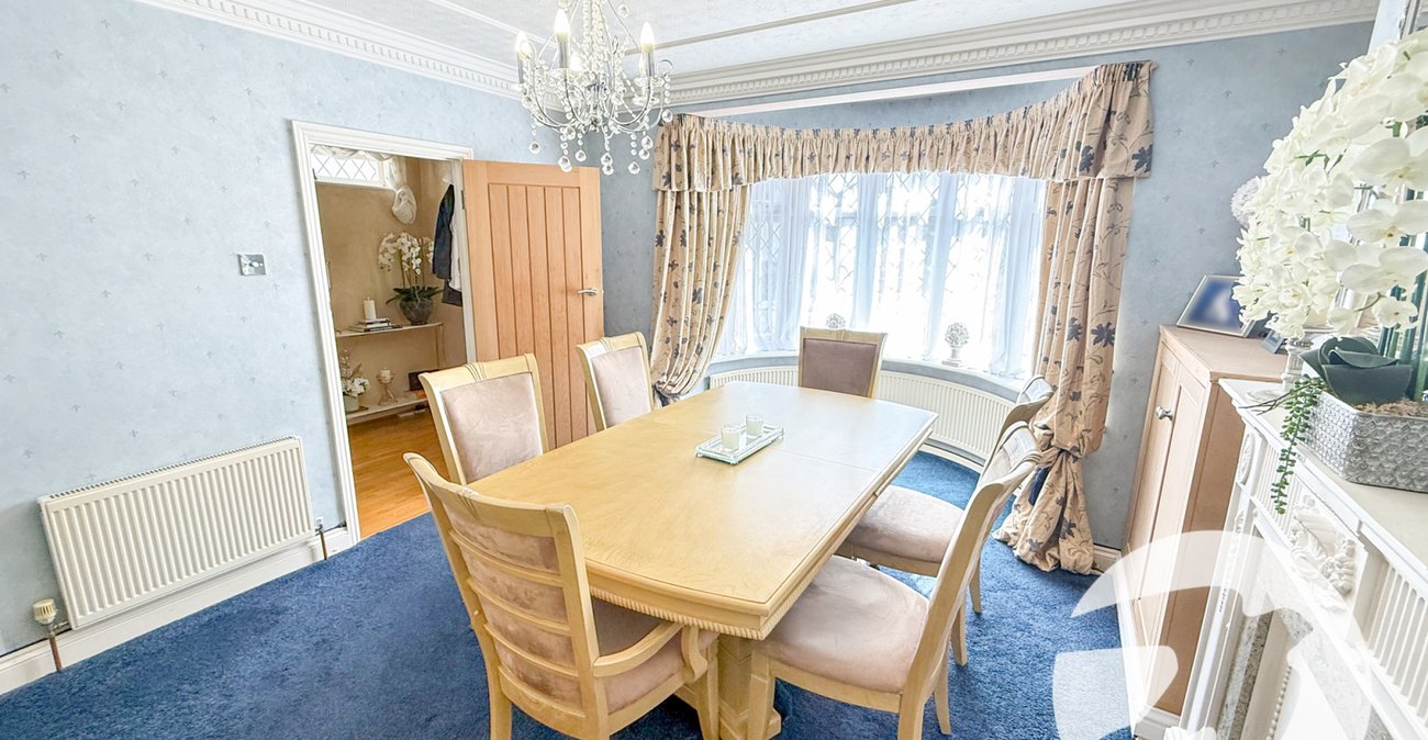 4 bedroom house for sale in London | Robinson Jackson