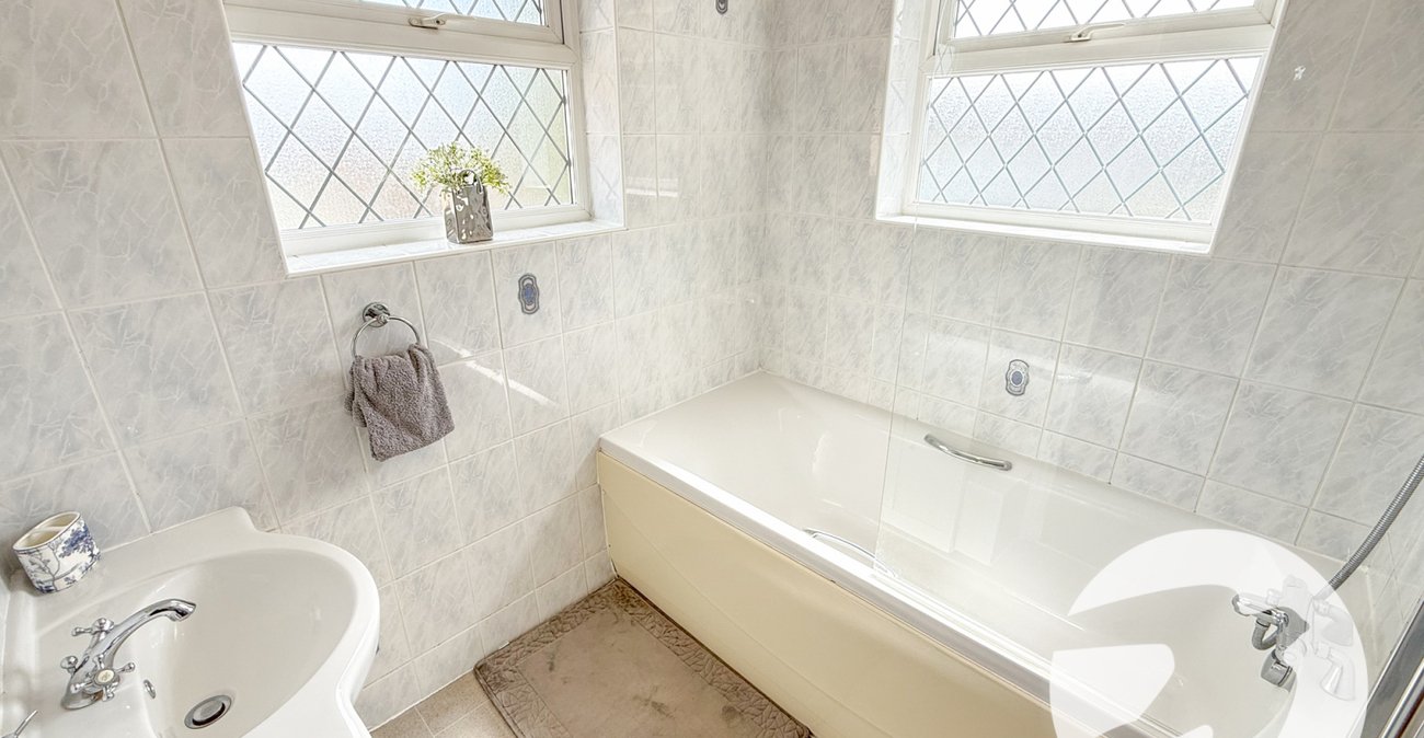 4 bedroom house for sale in London | Robinson Jackson