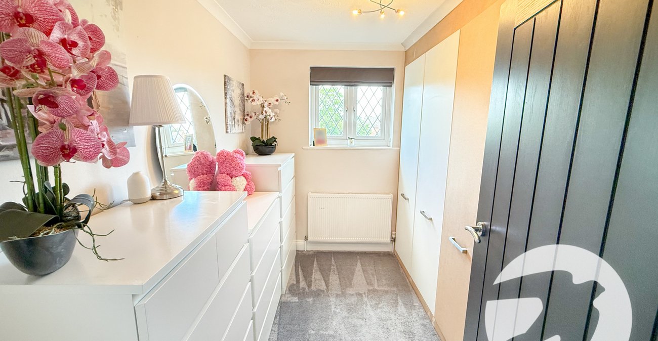 4 bedroom house for sale in London | Robinson Jackson