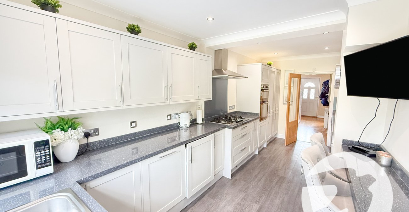 4 bedroom house for sale in London | Robinson Jackson