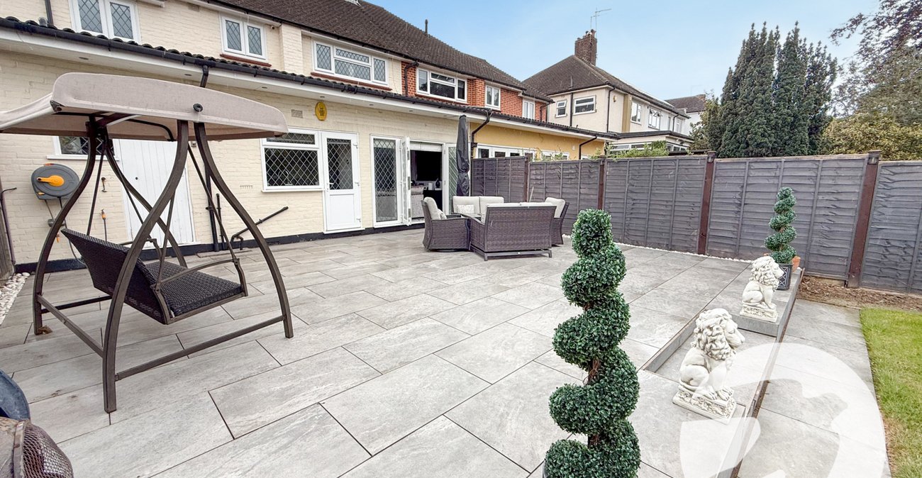 4 bedroom house for sale in London | Robinson Jackson