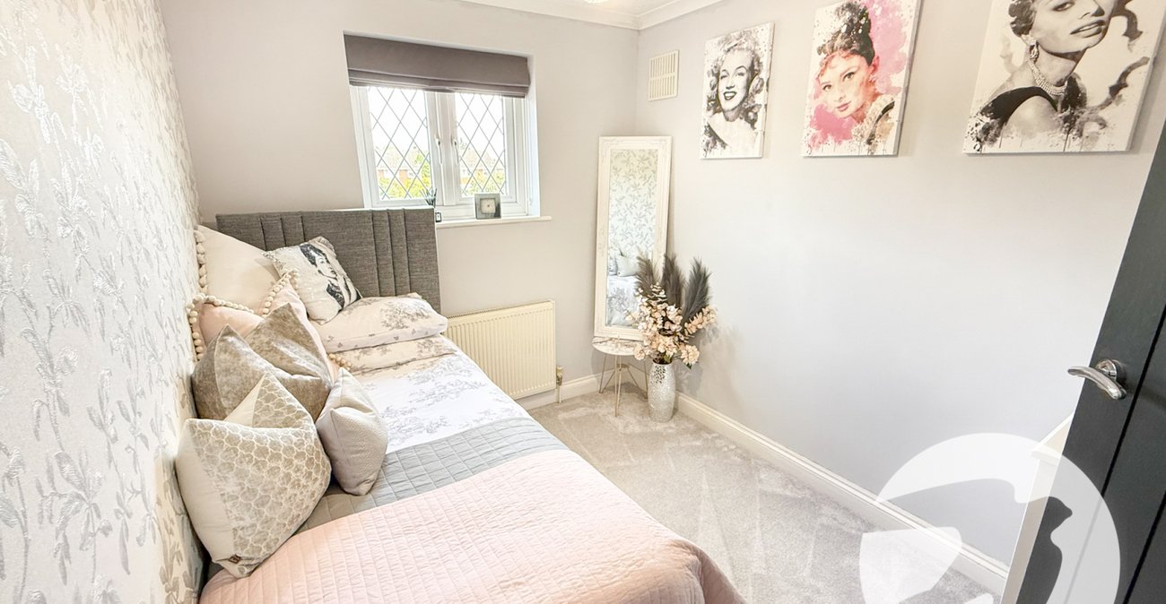 4 bedroom house for sale in London | Robinson Jackson
