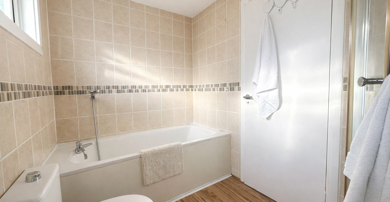 2 bedroom house for sale in Gravesend | Robinson Michael & Jackson