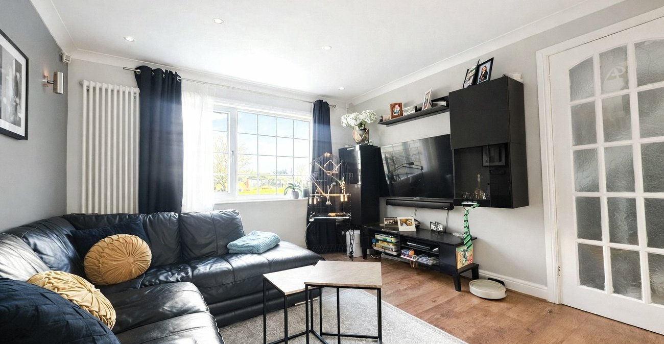 2 bedroom house for sale in Gravesend | Robinson Michael & Jackson