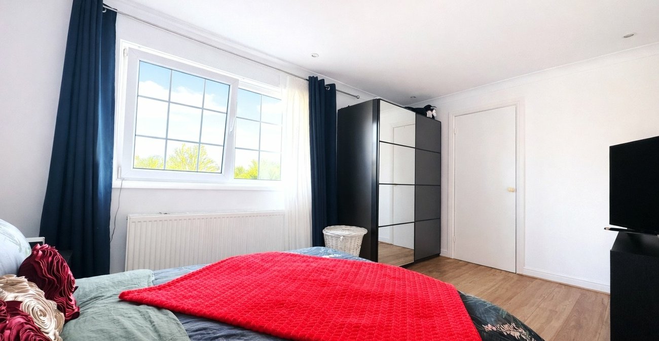 2 bedroom house for sale in Gravesend | Robinson Michael & Jackson