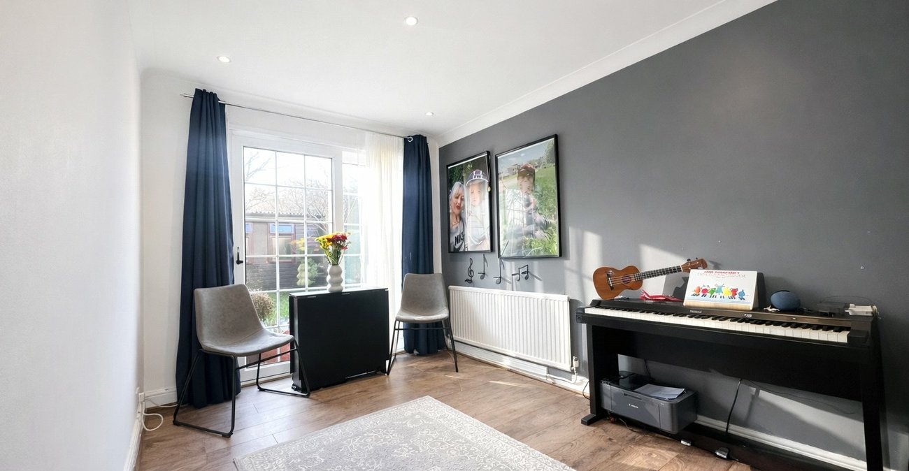 2 bedroom house for sale in Gravesend | Robinson Michael & Jackson