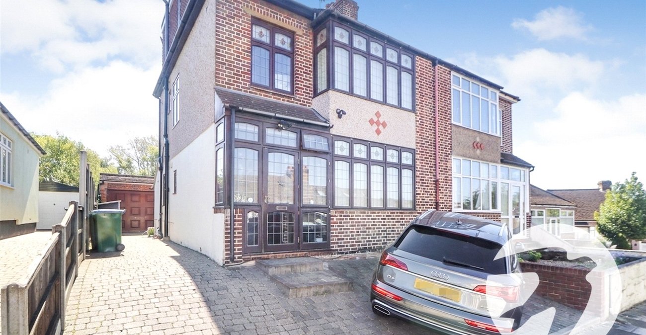 4 bedroom house for sale in Erith | Robinson Jackson