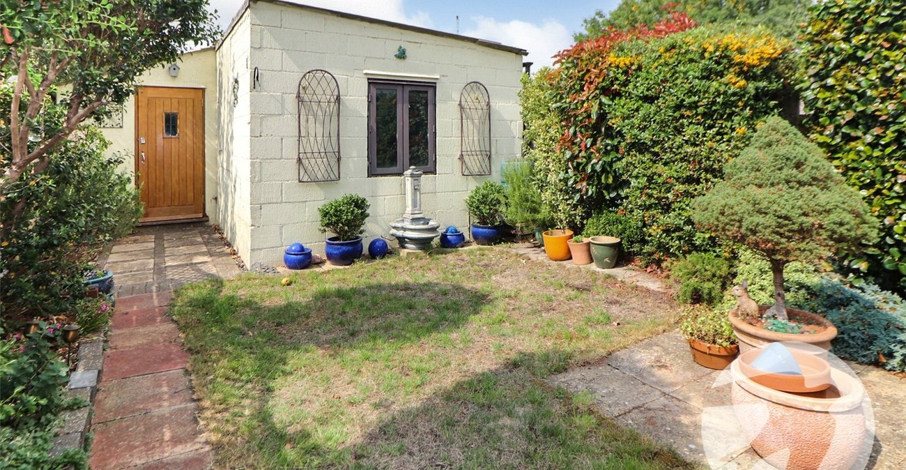 3 bedroom house for sale in Northumberland Heath | Robinson Jackson