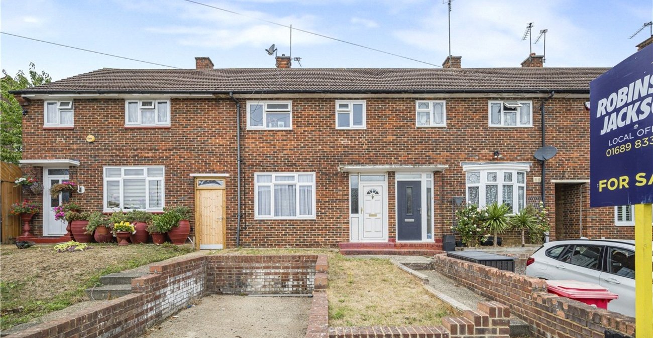 2 bedroom house for sale in Orpington | Robinson Jackson