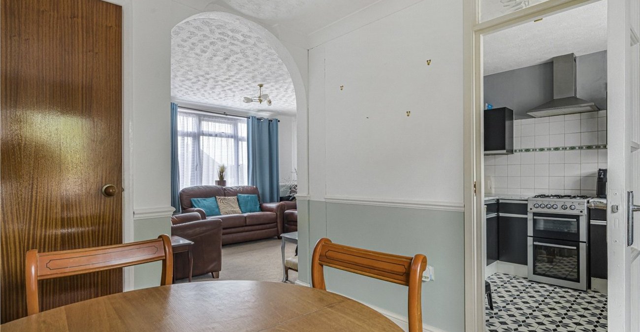 2 bedroom house for sale in Orpington | Robinson Jackson