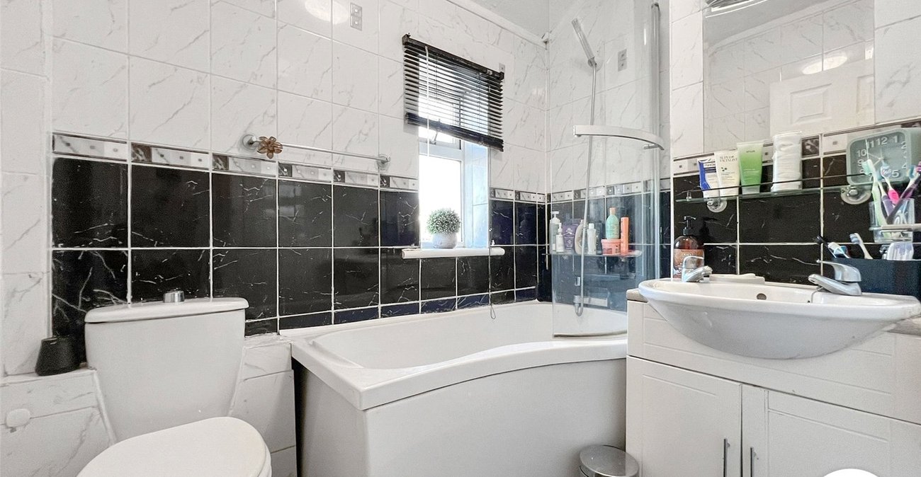 3 bedroom house for sale in Rochester | Robinson Michael & Jackson