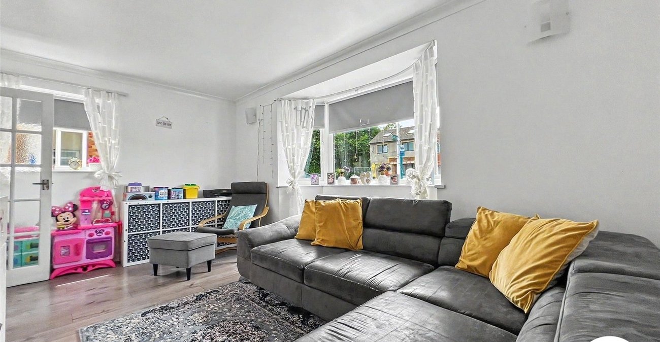 3 bedroom house for sale in Rochester | Robinson Michael & Jackson