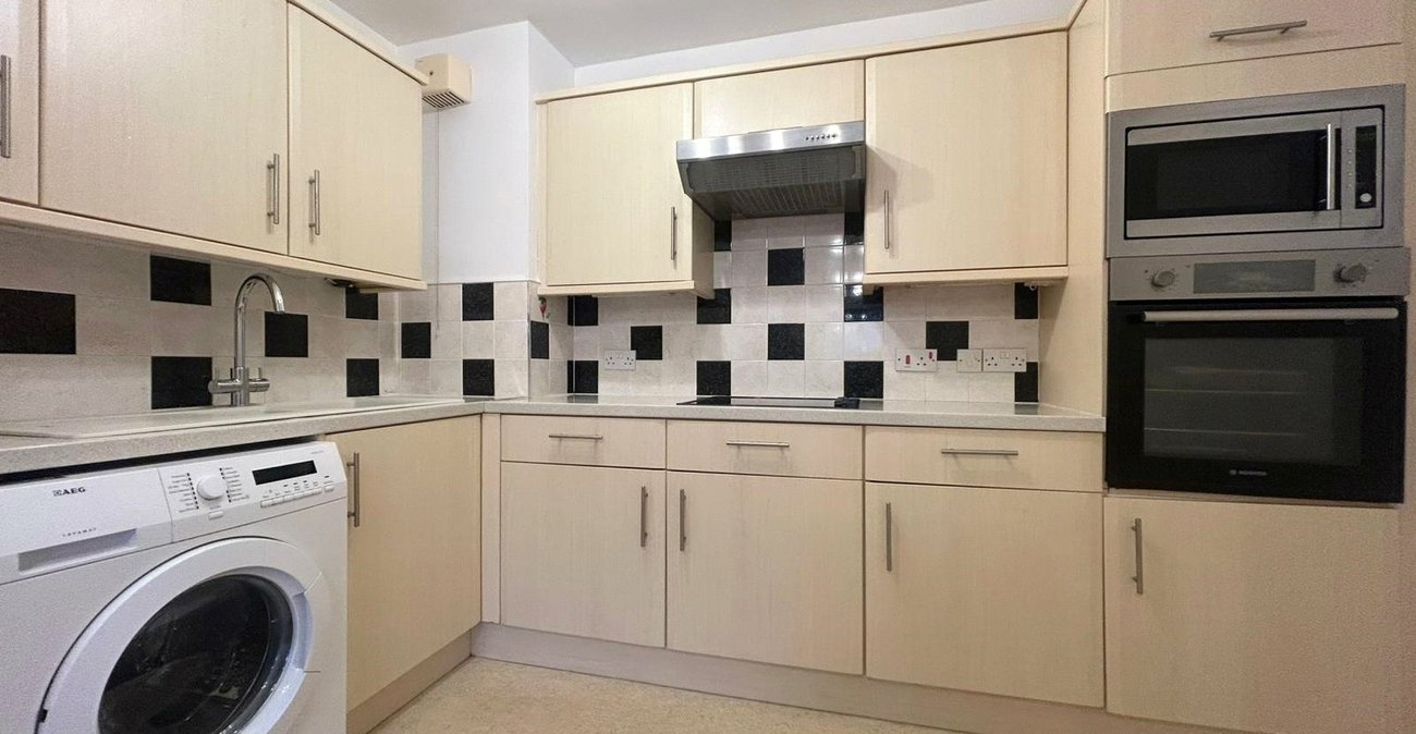 1 bedroom property for sale in Walderslade | Robinson Michael & Jackson