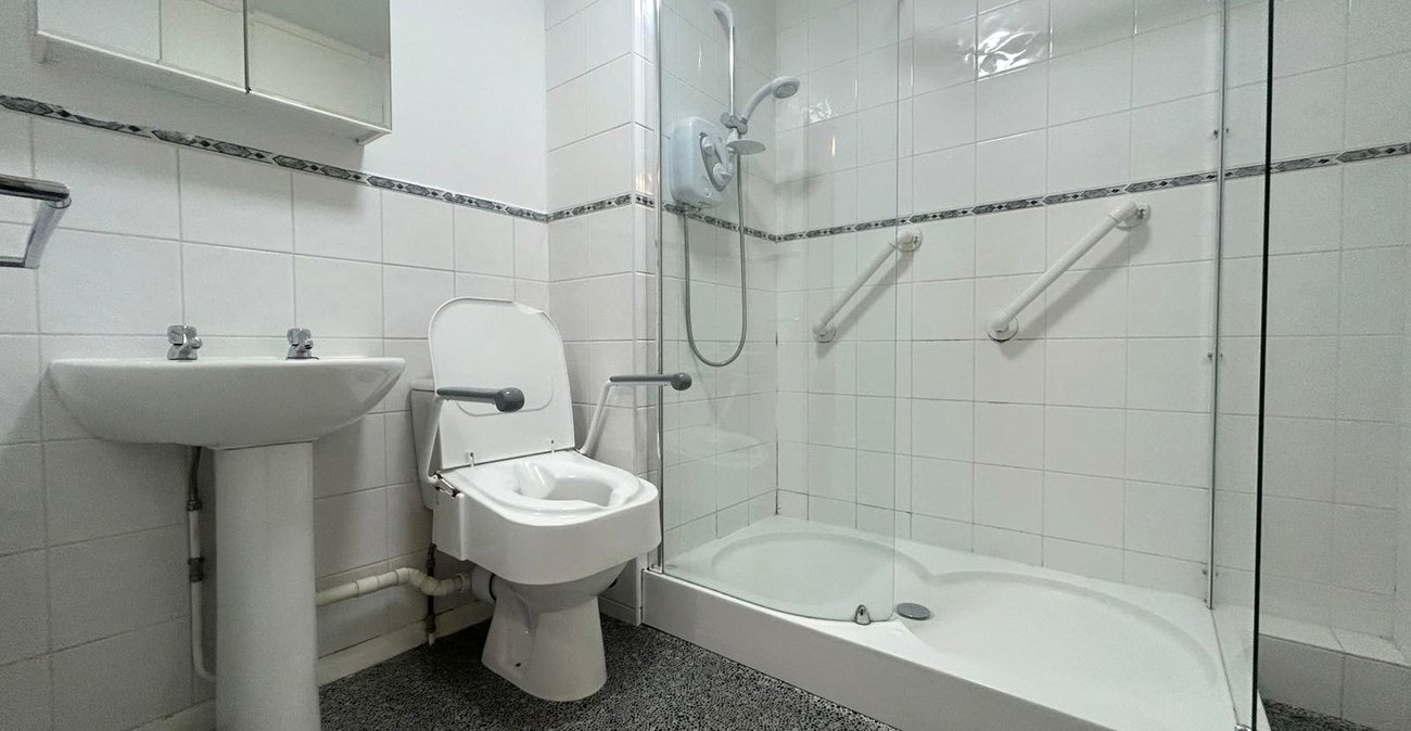 1 bedroom property for sale in Walderslade | Robinson Michael & Jackson