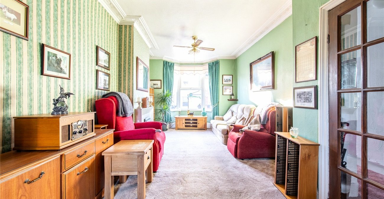 3 bedroom house for sale in Northfleet | Robinson Michael & Jackson