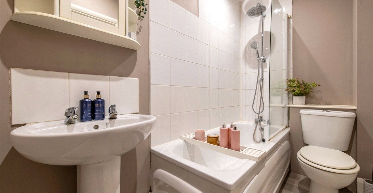 1 bedroom property for sale in Northfleet | Robinson Michael & Jackson