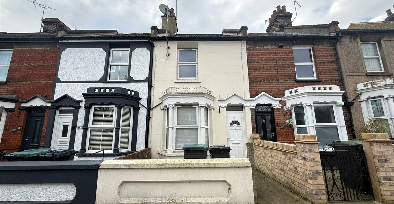 2 bedroom house for sale in Northfleet | Robinson Michael & Jackson