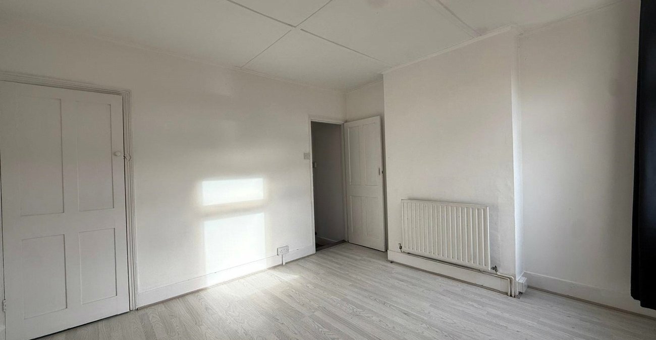 2 bedroom house for sale in Northfleet | Robinson Michael & Jackson