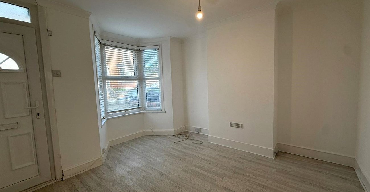 2 bedroom house for sale in Northfleet | Robinson Michael & Jackson