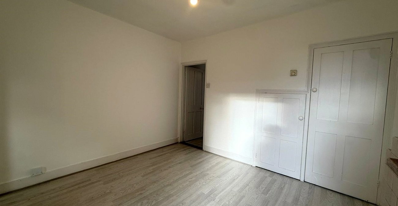 2 bedroom house for sale in Northfleet | Robinson Michael & Jackson