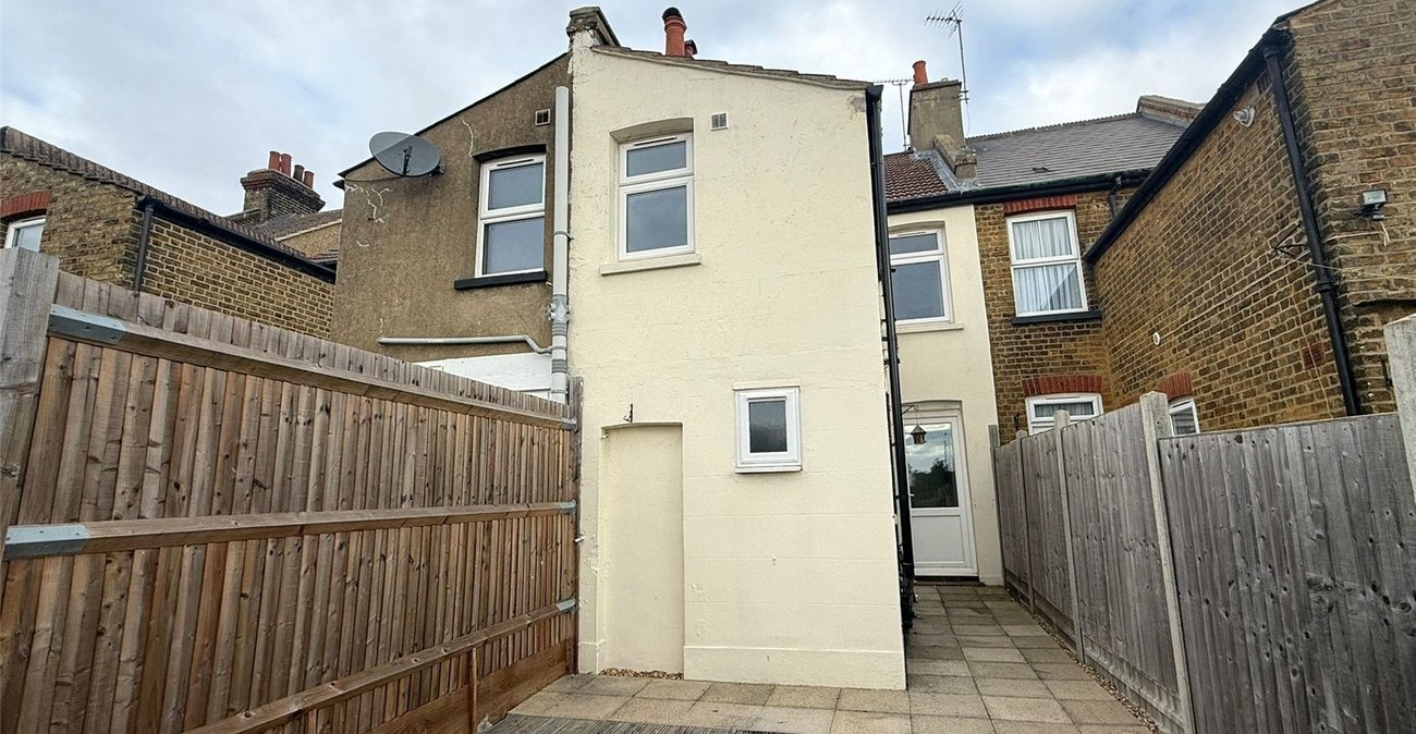 2 bedroom house for sale in Northfleet | Robinson Michael & Jackson