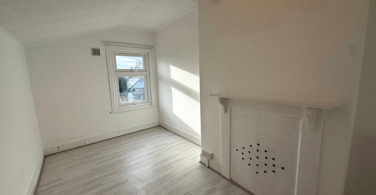 2 bedroom house for sale in Northfleet | Robinson Michael & Jackson