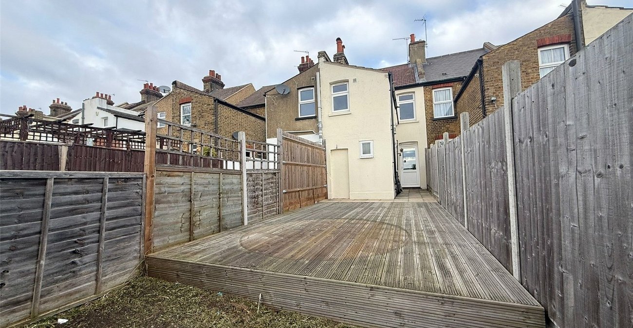 2 bedroom house for sale in Northfleet | Robinson Michael & Jackson