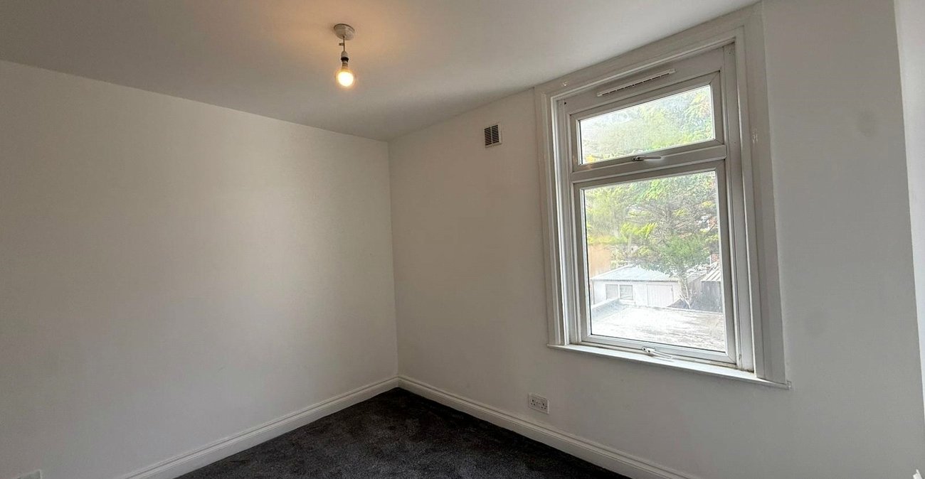 2 bedroom house for sale in Northfleet | Robinson Michael & Jackson