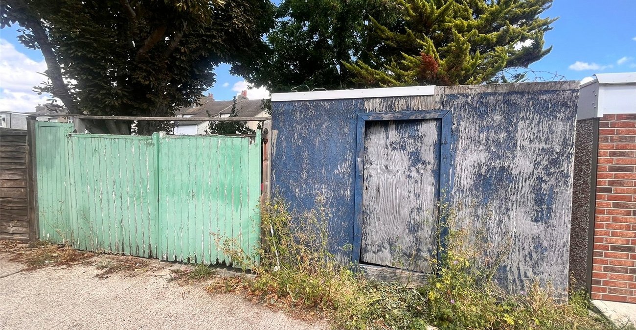 2 bedroom house for sale in Northfleet | Robinson Michael & Jackson