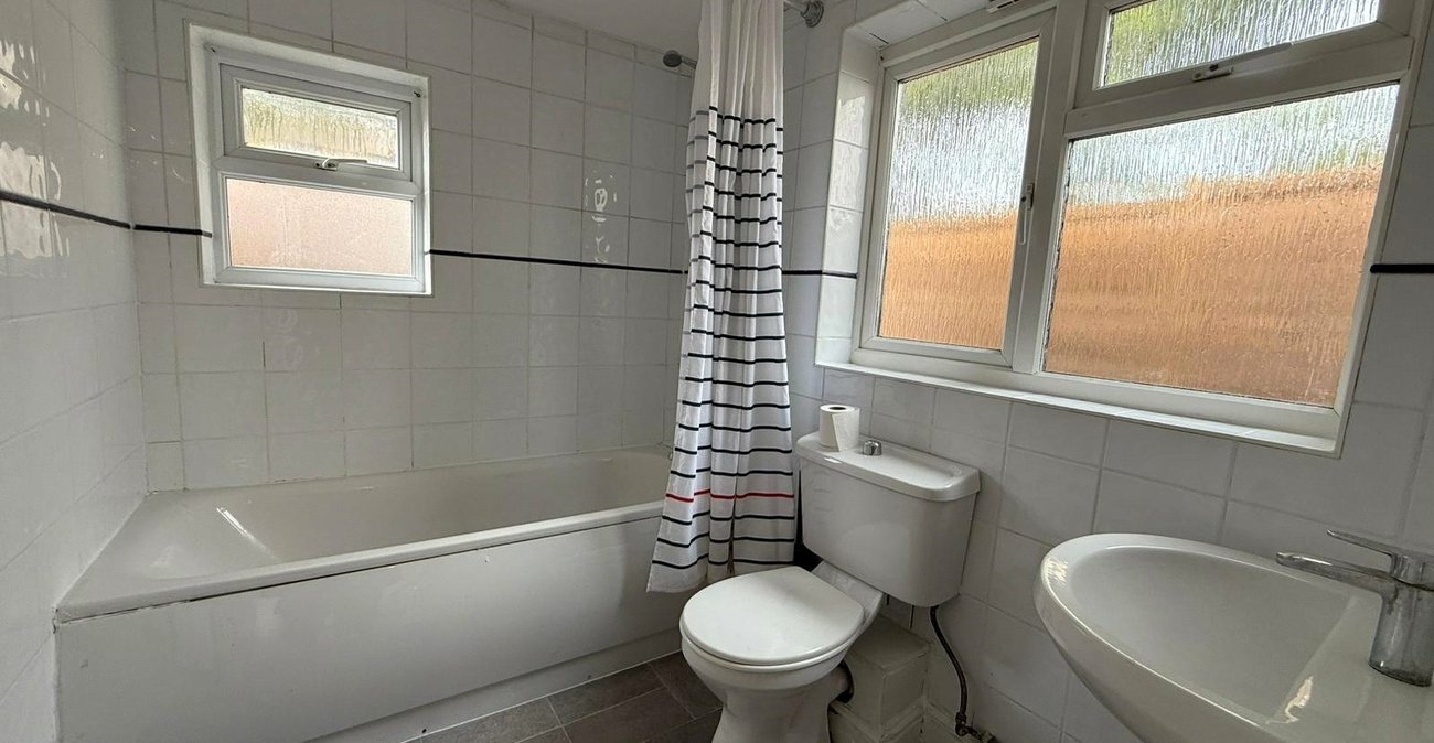 2 bedroom house for sale in Northfleet | Robinson Michael & Jackson