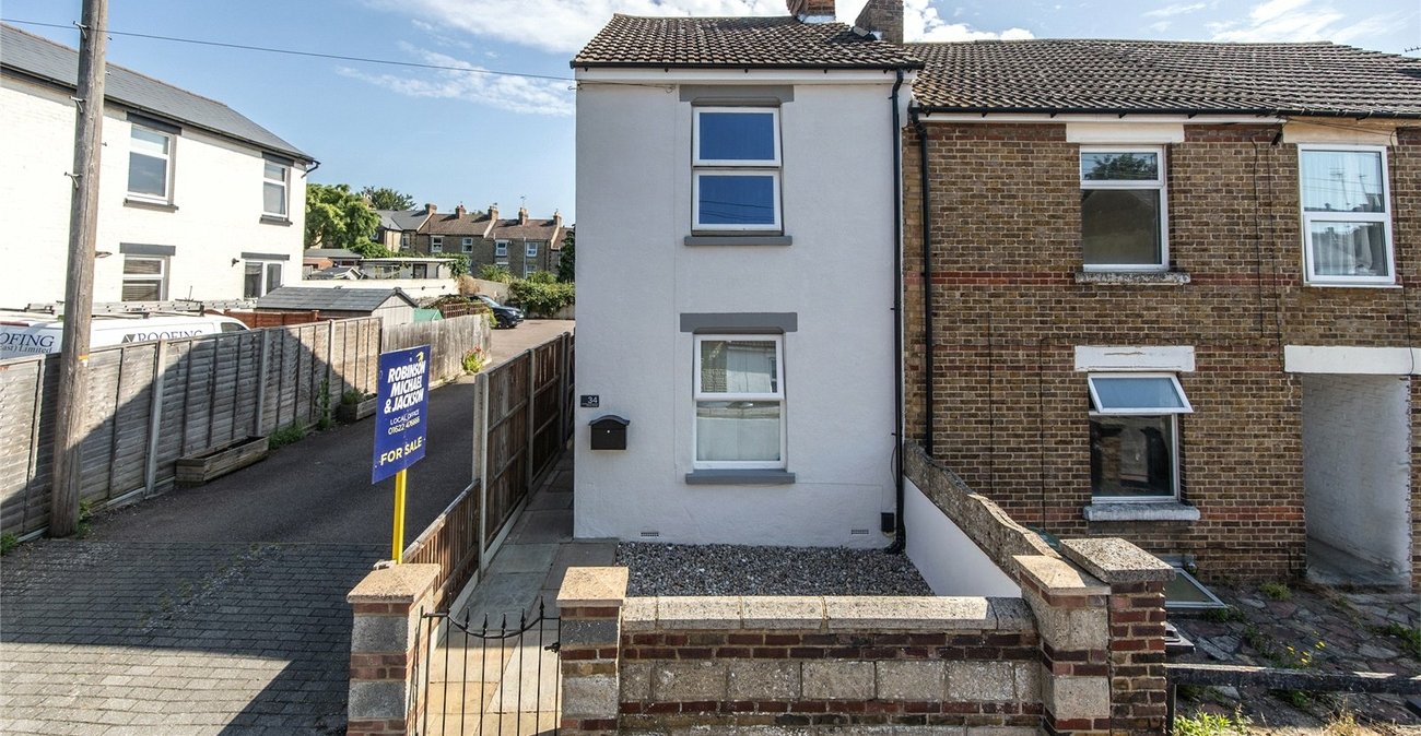 2 bedroom house for sale in Maidstone | Robinson Michael & Jackson