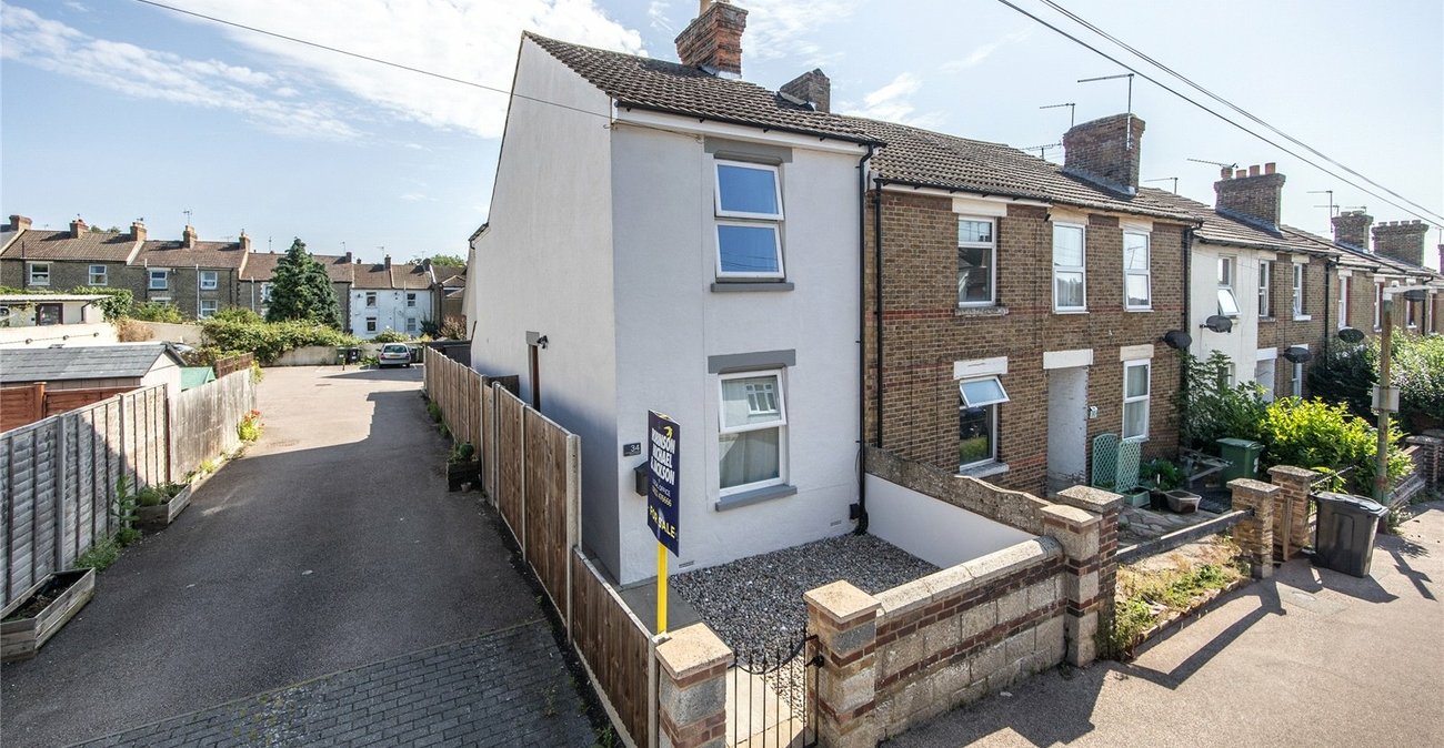 2 bedroom house for sale in Maidstone | Robinson Michael & Jackson