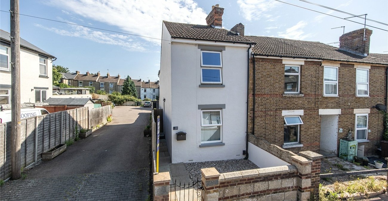 2 bedroom house for sale in Maidstone | Robinson Michael & Jackson