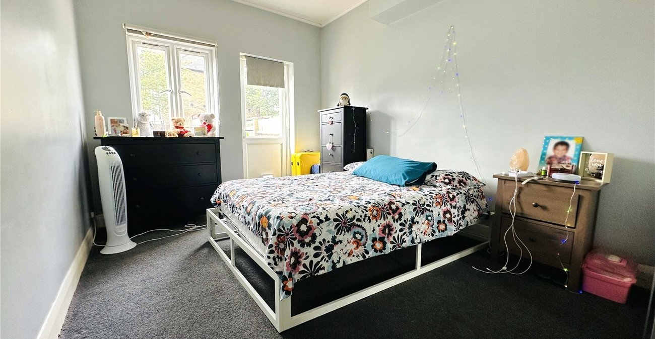2 bedroom property for sale in Catford | Robinson Jackson