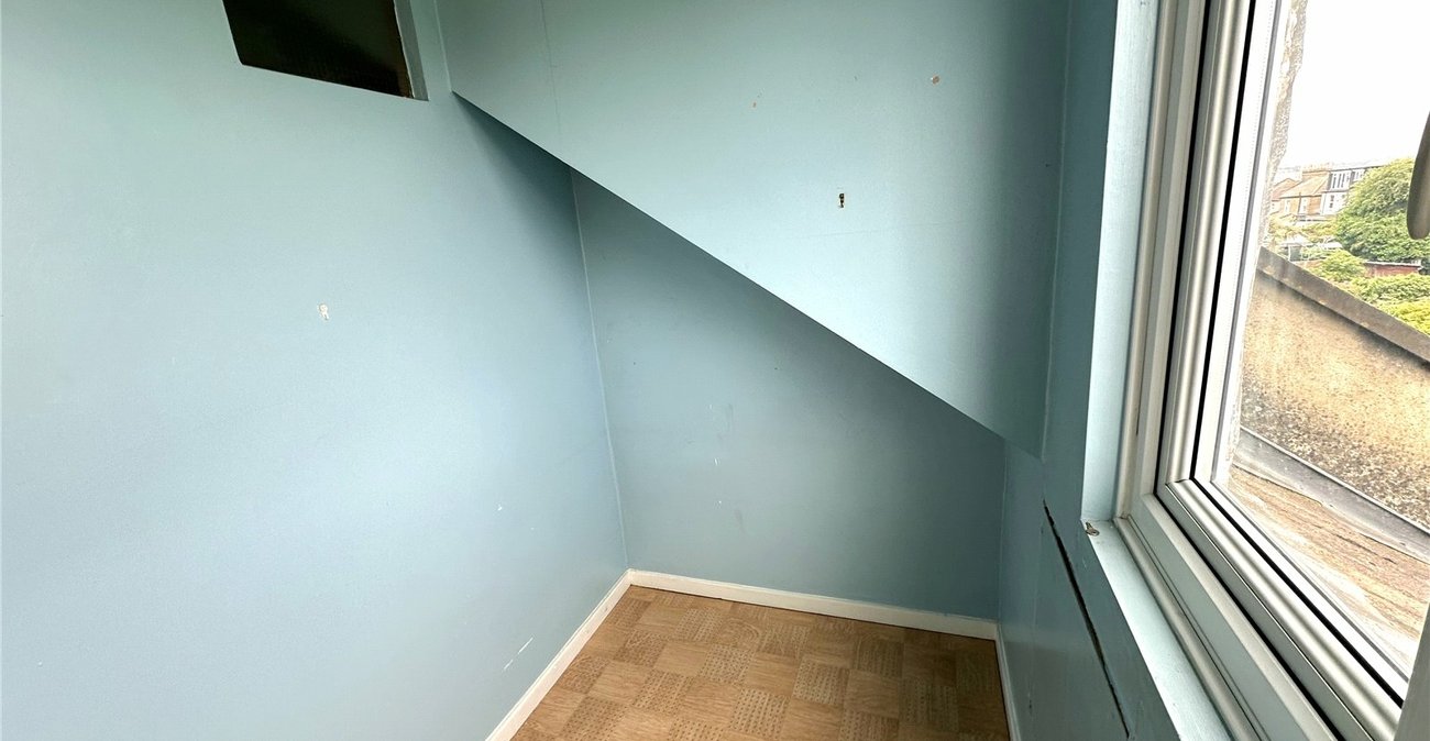 4 bedroom house for sale in London | Robinson Jackson