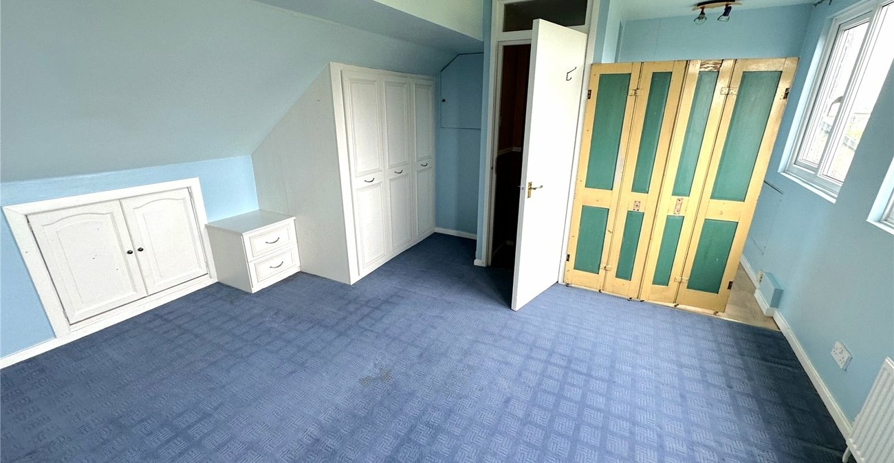 4 bedroom house for sale in London | Robinson Jackson