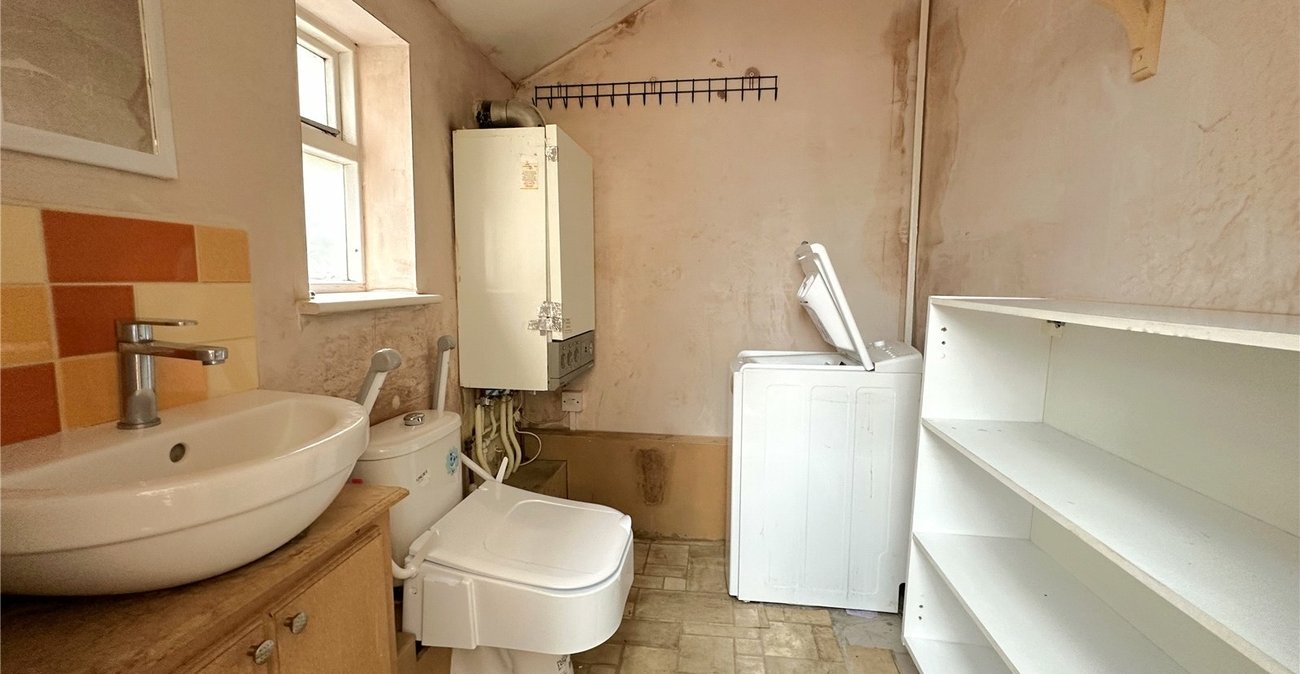 4 bedroom house for sale in London | Robinson Jackson