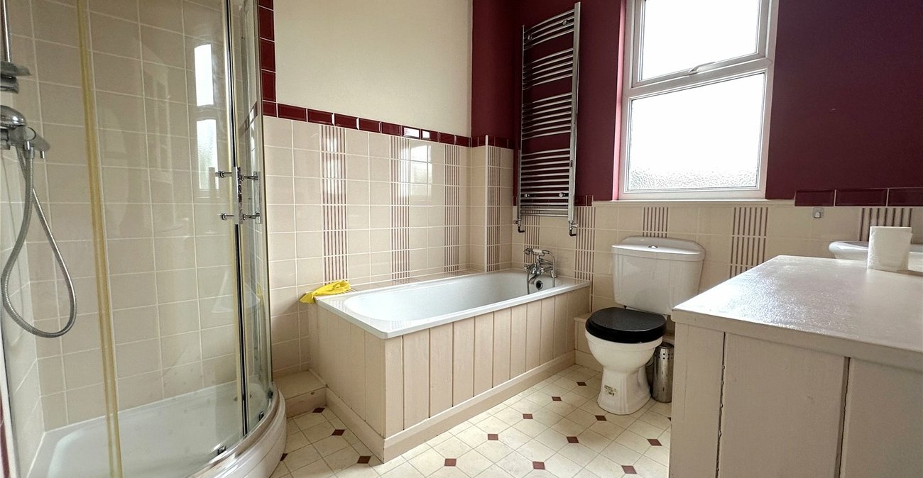 4 bedroom house for sale in London | Robinson Jackson