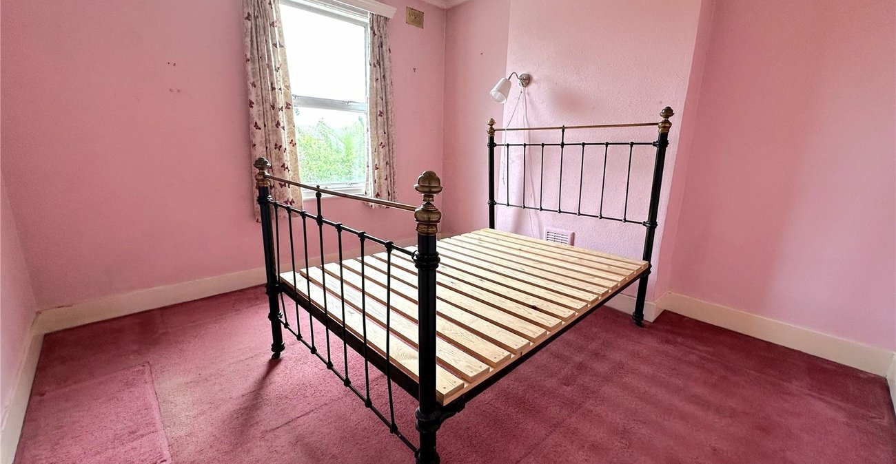 4 bedroom house for sale in London | Robinson Jackson