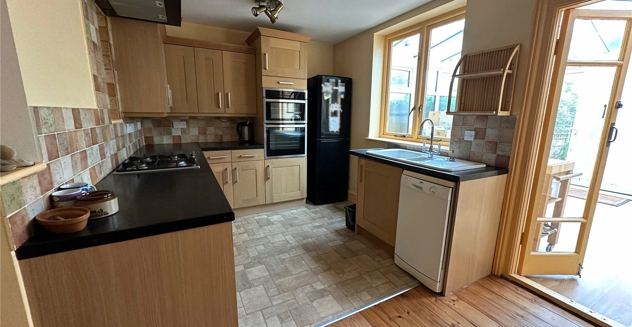 4 bedroom house for sale in London | Robinson Jackson