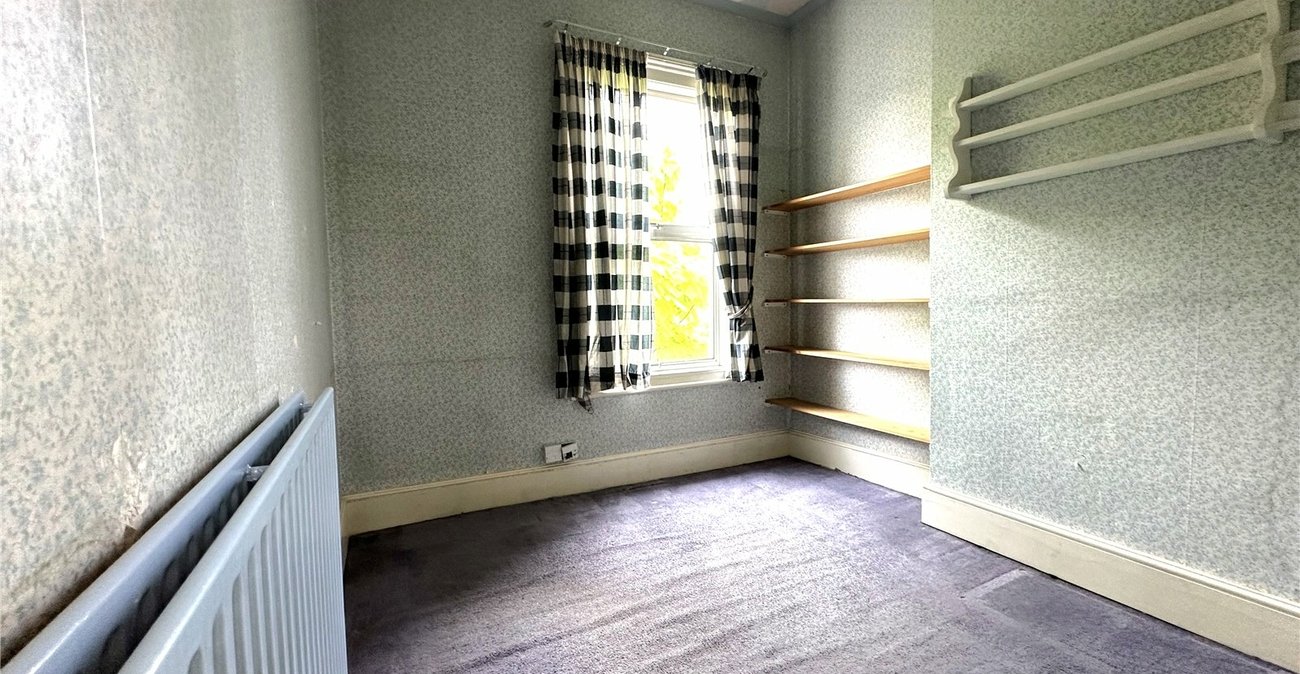 4 bedroom house for sale in London | Robinson Jackson