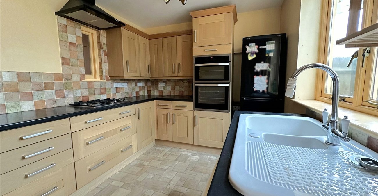 4 bedroom house for sale in London | Robinson Jackson