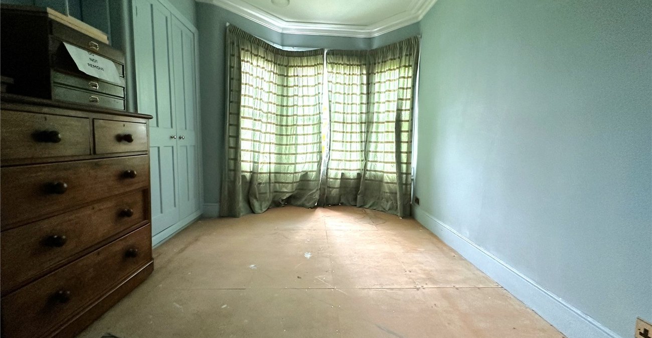 4 bedroom house for sale in London | Robinson Jackson